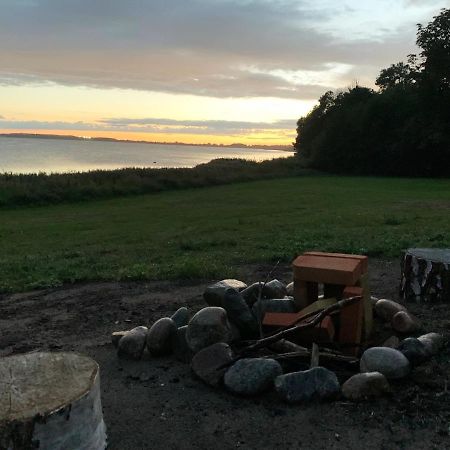 Hytte I Forste Raekke Til Fjord Hotel Holbæk Kültér fotó